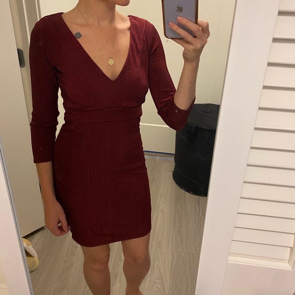 Body-con stretch burgundy party dress with glitter stripes